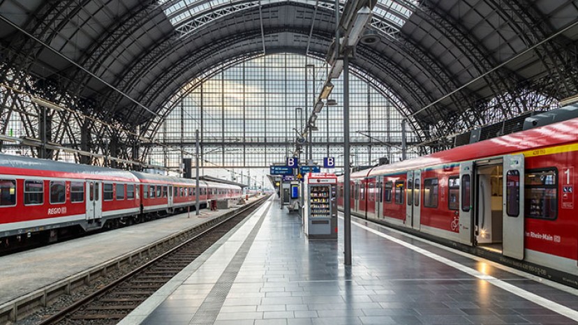 Bahnsteig am Frankfurter Hauptbahnhof