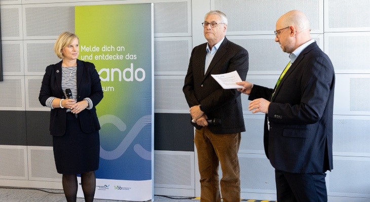 Dr. Catrin Hannken (BMBFSFJ), Prof. Dr. Friedrich Hubert Esser (BIBB) und Torben Padur (BIBB)