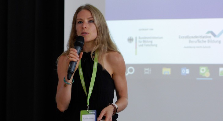 In Rahmen einer "Guided Tour", die von Melanie Schütt (Bundesinstitut für Berufsbildung) präsentiert wurde, konnten sich die Teilnehmenden über Services und Funktionen des Portals Leando informieren.